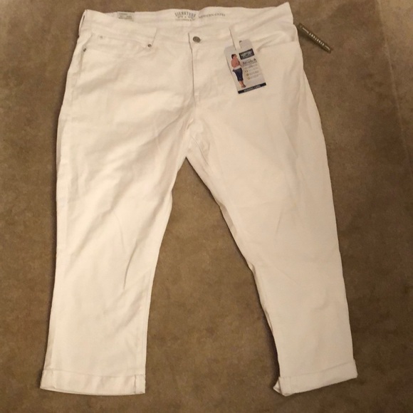 levi strauss signature stretch capris